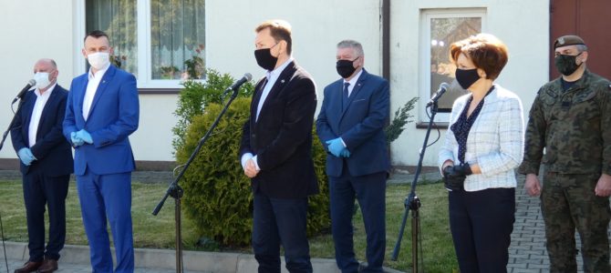 Konferencja prasowa Rządu w Domu Pomocy Społecznej w Niedabylu