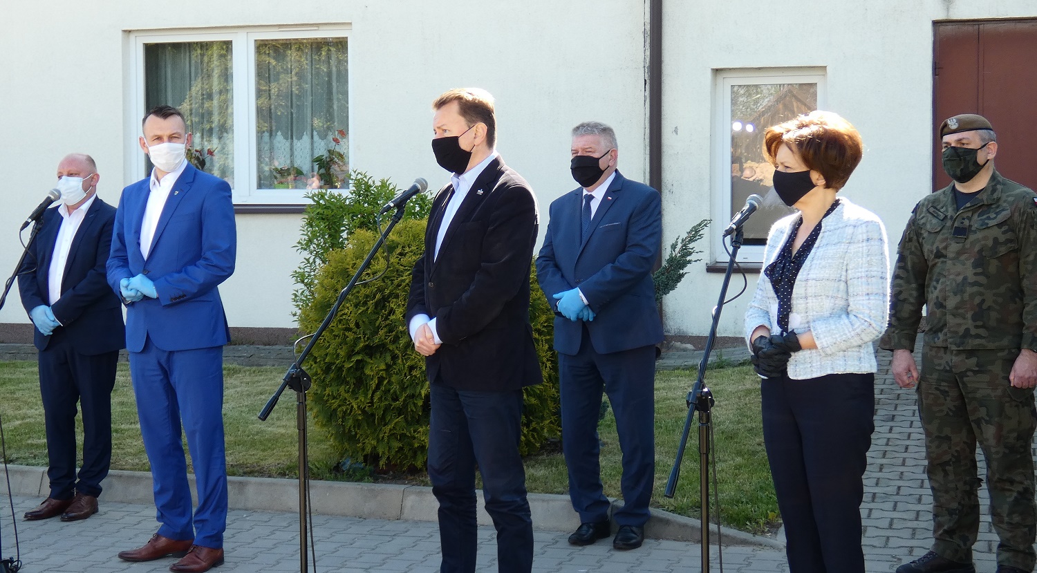 Konferencja prasowa Rządu w Domu Pomocy Społecznej w Niedabylu