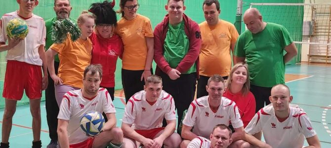 19 listopada 2024 r. – mecz integracyjny Mieszkańcy naszego Domu VS uczestnicy Środowiskowego Domu Samopomocy w Jasionnie