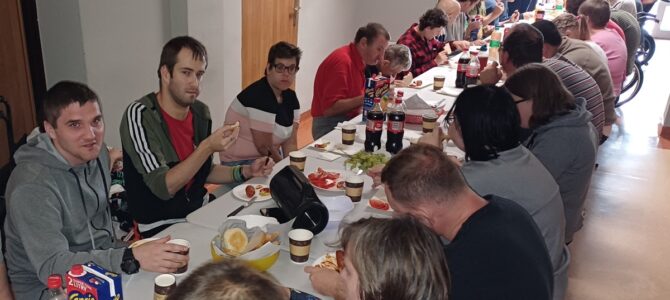 31 lipca 2025 r. – Wakacyjny grill (pogoda nieco pokrzyżowała nam plany ☔ ale nie zepsuła humorów 😊)