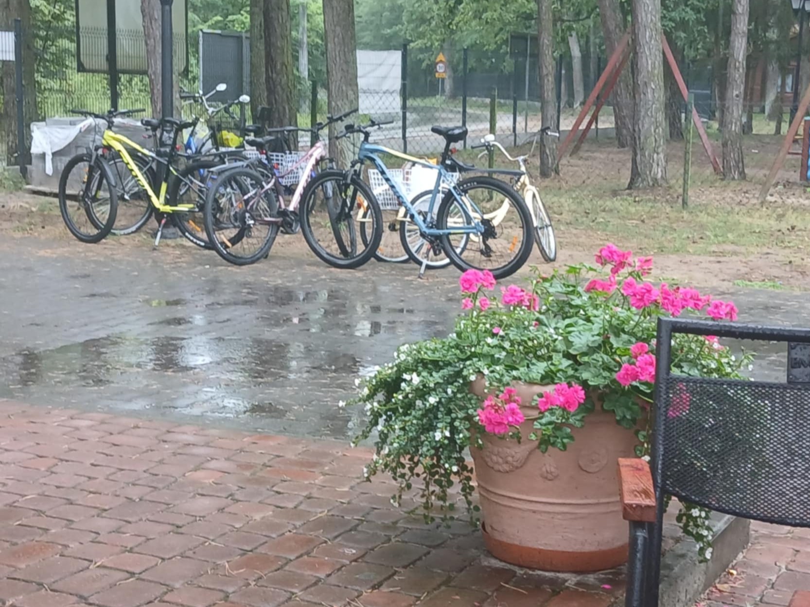 25 lipca 2025 r. Kolejne kilometry na naszym rowerowym liczniku – tym razem z mokrą niespodzianką 😉🌦️ 25 lipca 2025 r. Kolejne kilometry na naszym rowerowym liczniku – tym razem z mokrą niespodzianką 😉🌦️