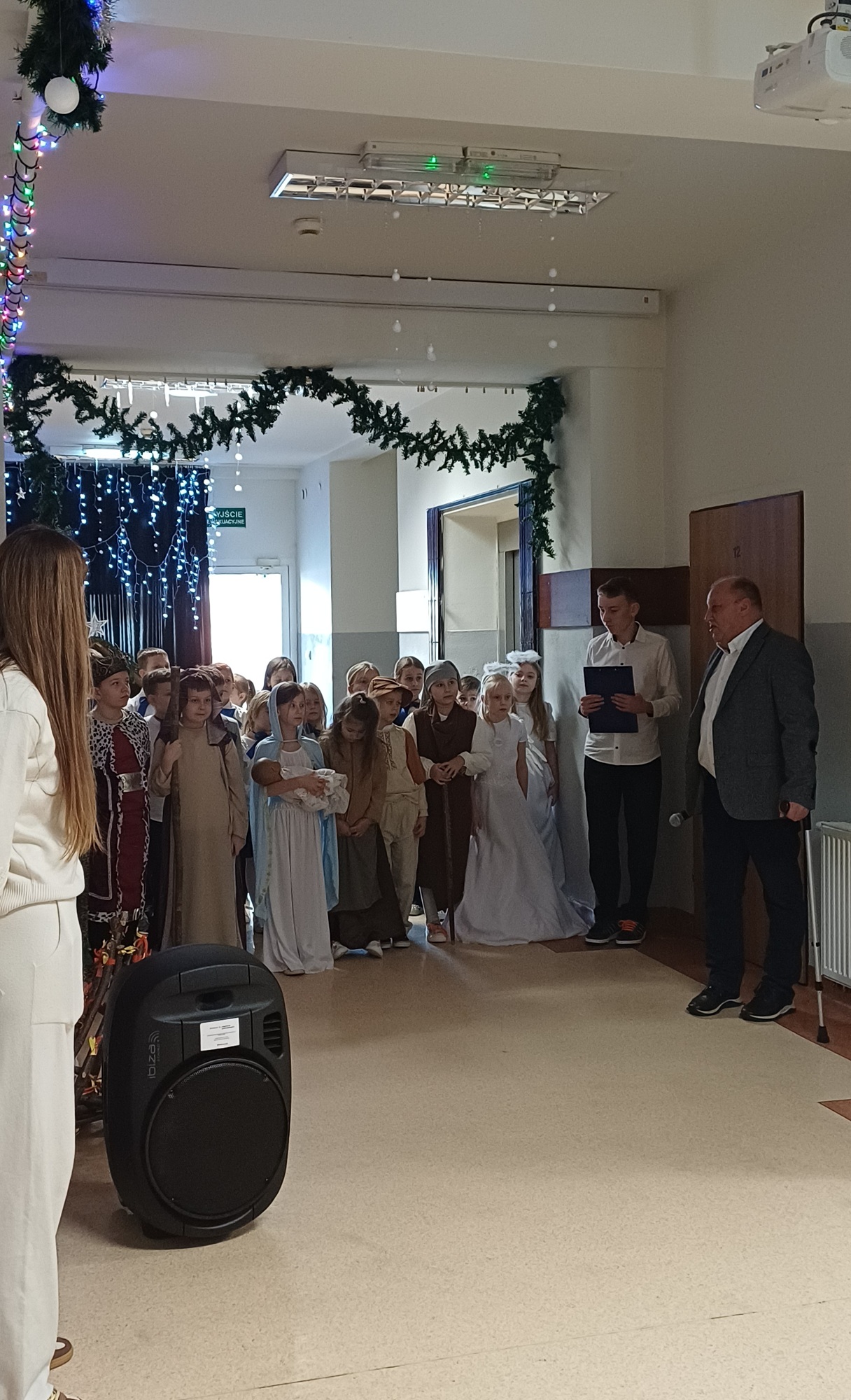 9 stycznia 2026 r. – Jasełka w naszym Domu (w wykonaniu uczniów Publicznej Szkoły Podstawowej im. Marii Konopnickiej w Olkowicach) 9 stycznia 2026 r. – Jasełka w naszym Domu (w wykonaniu uczniów Publicznej Szkoły Podstawowej im. Marii Konopnickiej w Olkowicach)