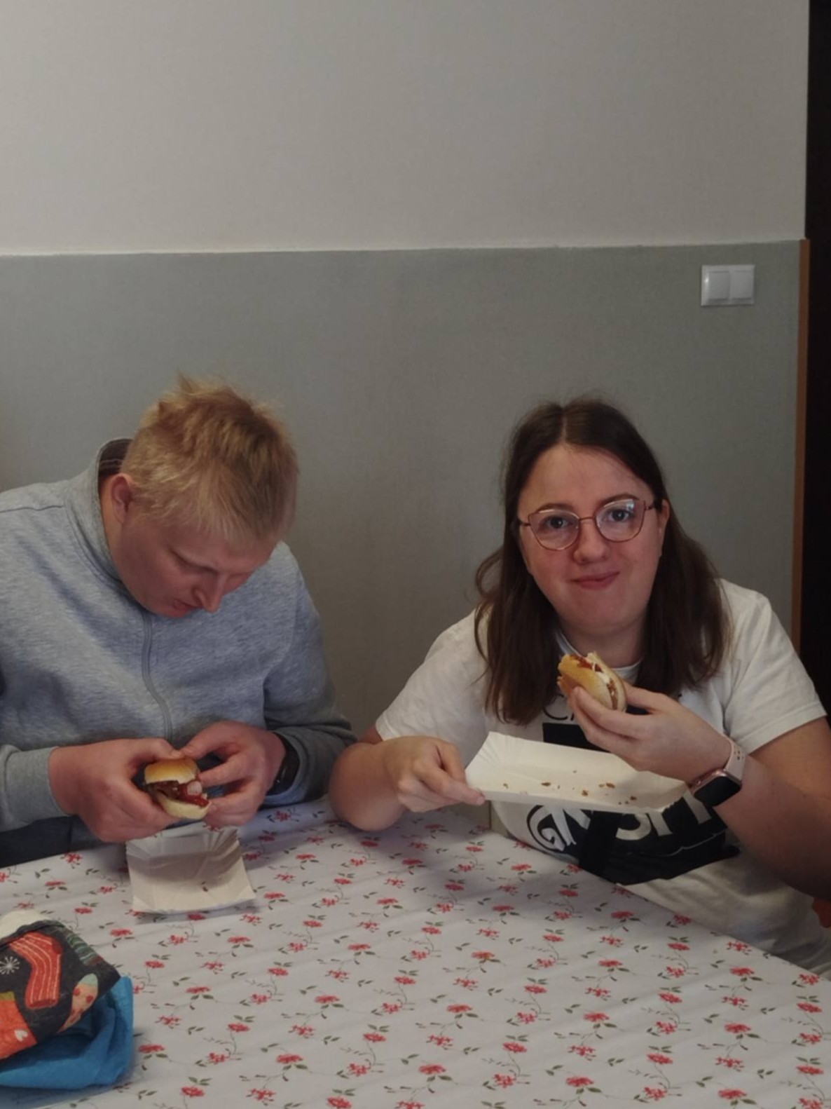 19 marca 2026 r. Kulinoterapia – dziś klasyka gatunku: hot dogi 🌭 19 marca 2026 r. Kulinoterapia – dziś klasyka gatunku: hot dogi 🌭